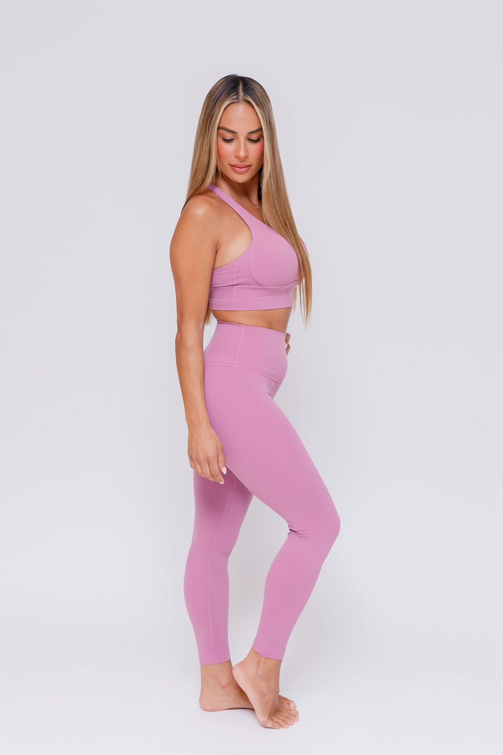 pink sports bra - Victory Clothing DXB